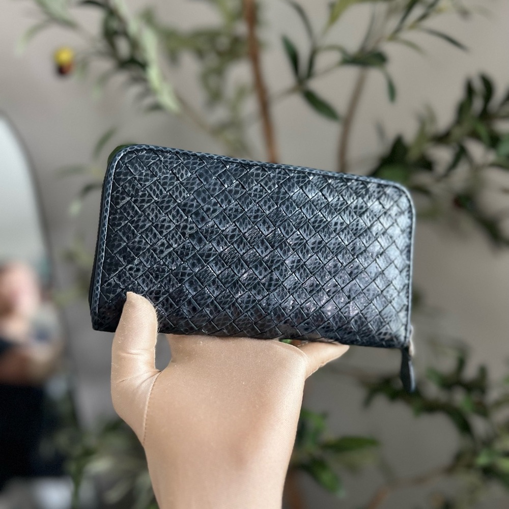 Elegant Bottega Veneta Interciatto snakeskin leather  Wallet